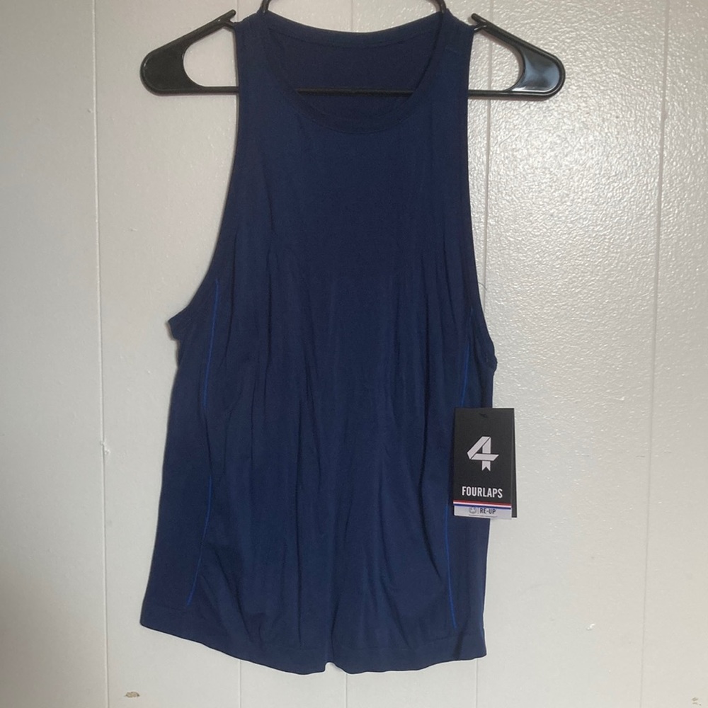 NWT fourlaps brand seamless tank in color midnight size M/L stretchy fabric